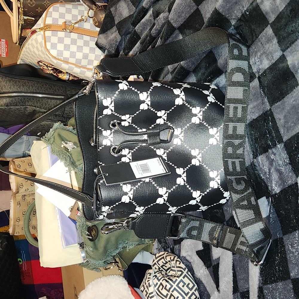 NWT KARL LARGERFELD BLACK AND WHITE w/SILVER HARDWARE BUCKET BAG/TOTE